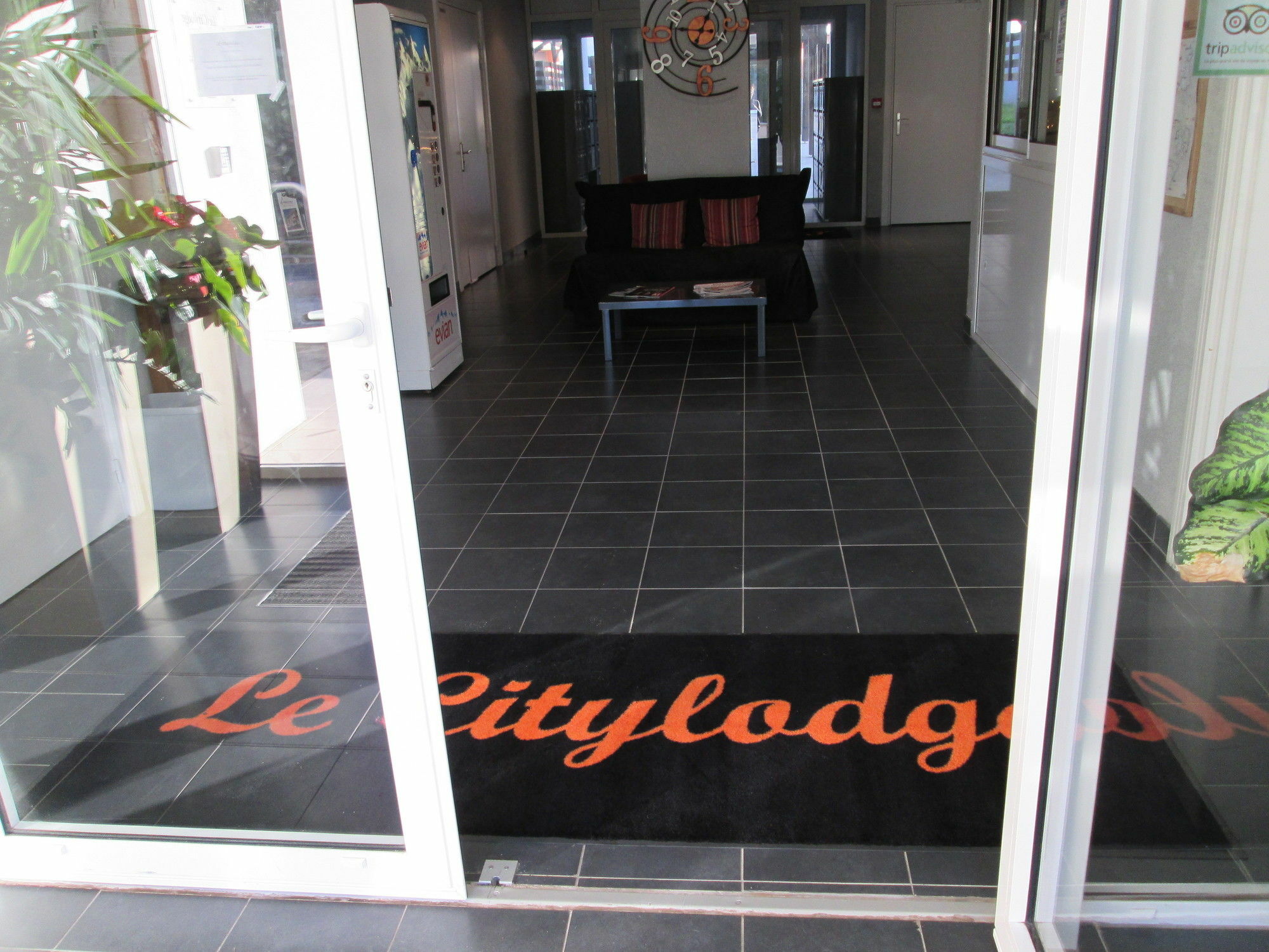 City Lodge Appart Hotel Niort Buitenkant foto